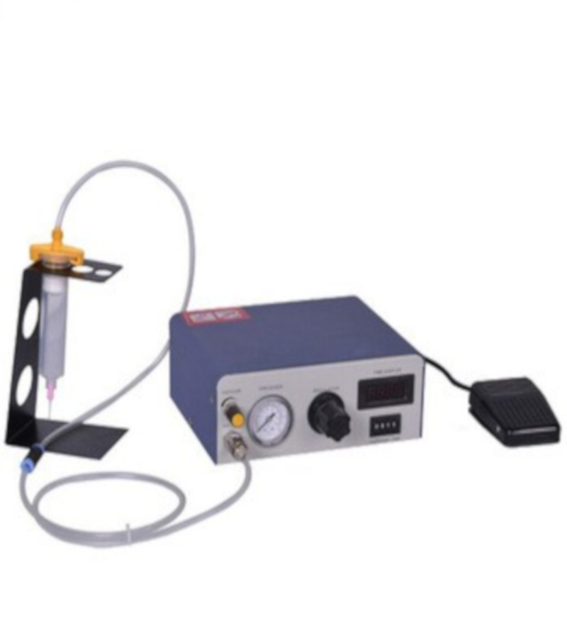 dispense de peinture sur du métal